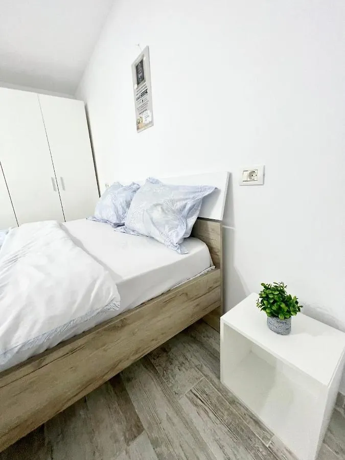 Temple 4 Apartment Bucharest
